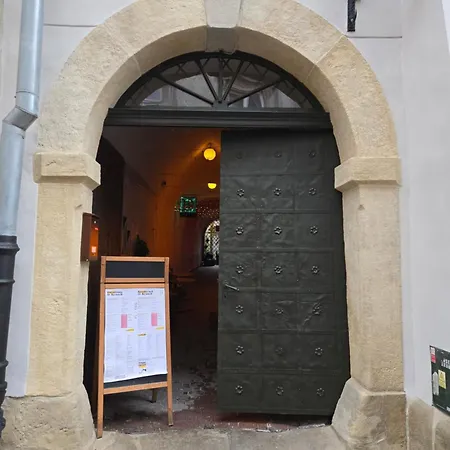 Draggo House - Old Town Hostel *